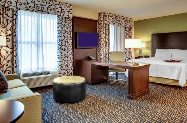 Hampton Inn By Hilton And Suites Baton Rouge image 13