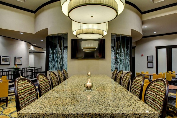 Hampton Inn By Hilton And Suites Baton Rouge image 6