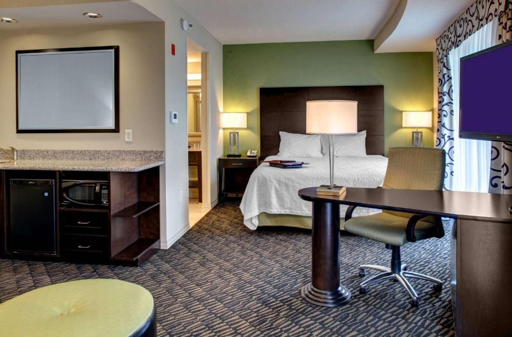 Hampton Inn By Hilton And Suites Baton Rouge